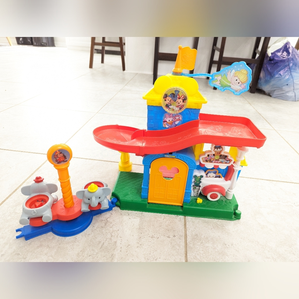 Little People Disney Magical Day Playset Dumbo Ride